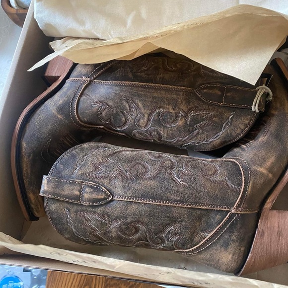 Liberty Black Size 9B Color: Canela - Picture 7 of 7